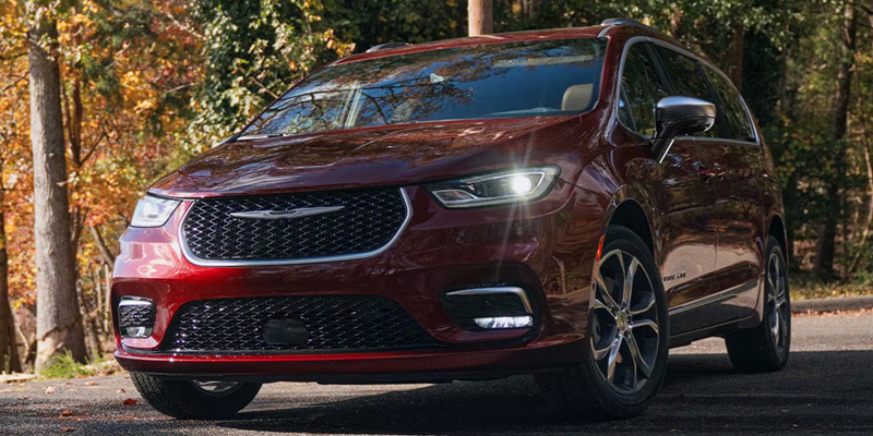 New 2026 Chrysler Pacifica parked in its front profile look