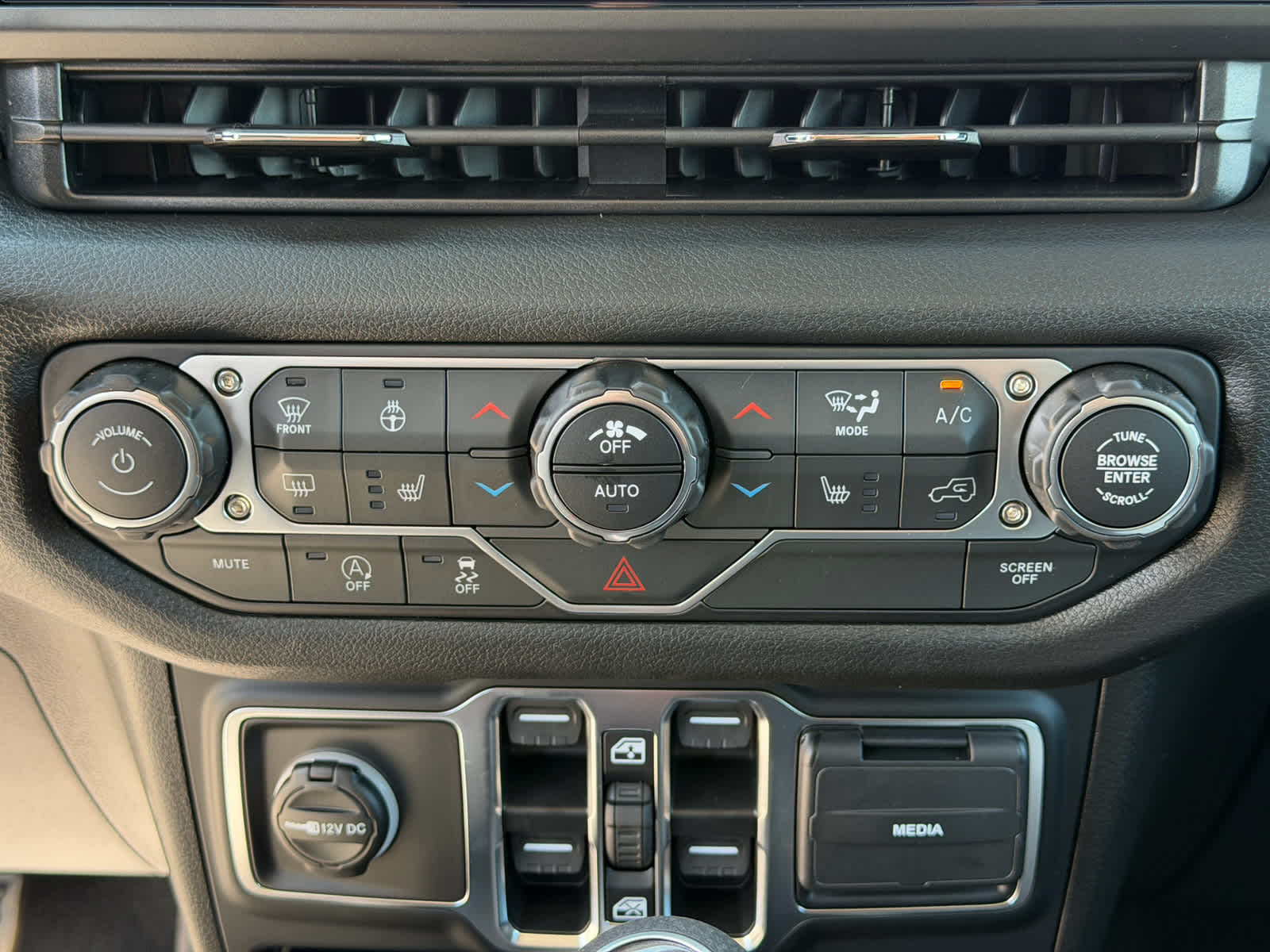 2027 Jeep Wrangler WRANGLER 4-DOOR SPORT S