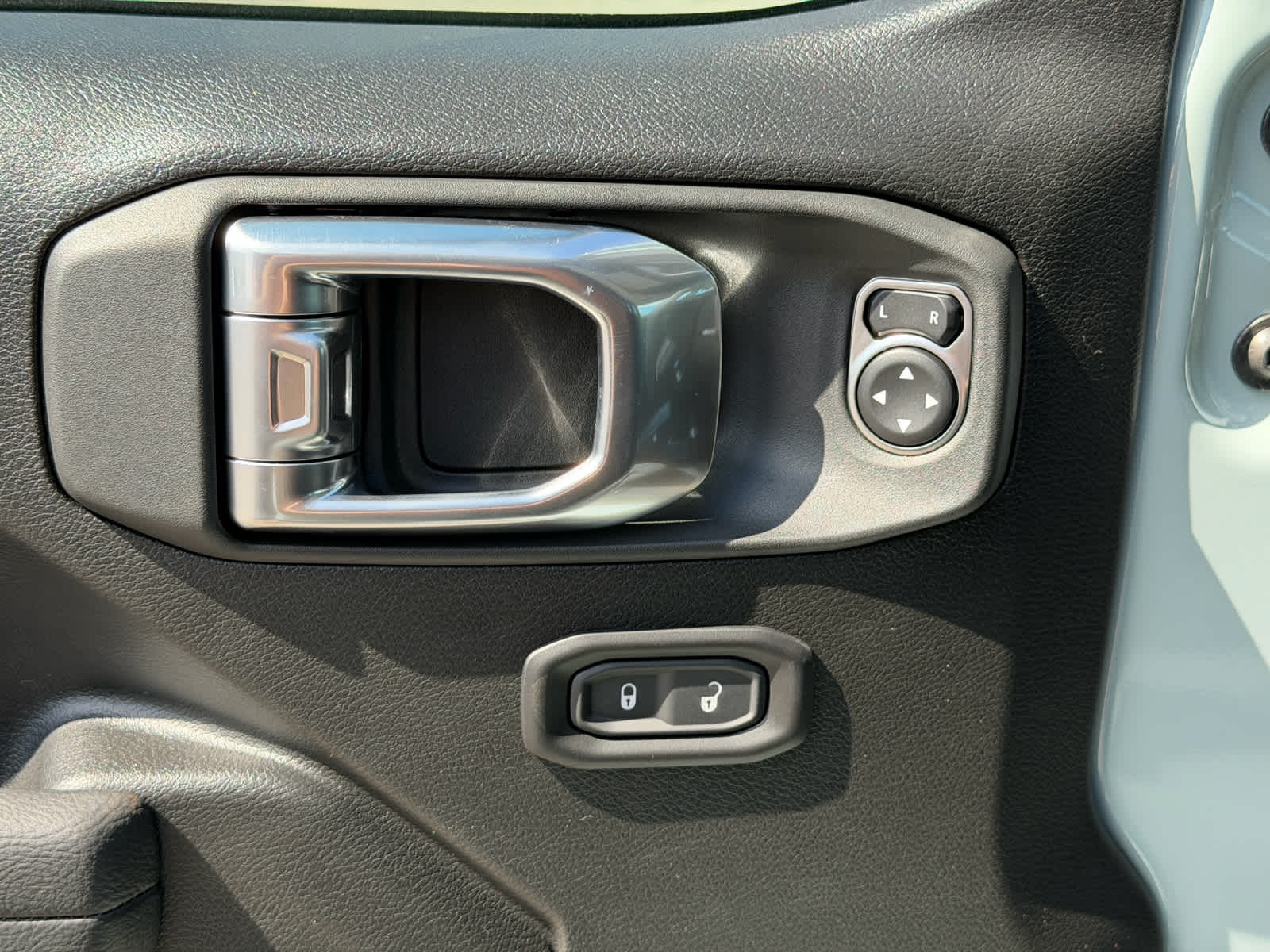 2027 Jeep Wrangler WRANGLER 4-DOOR SPORT S