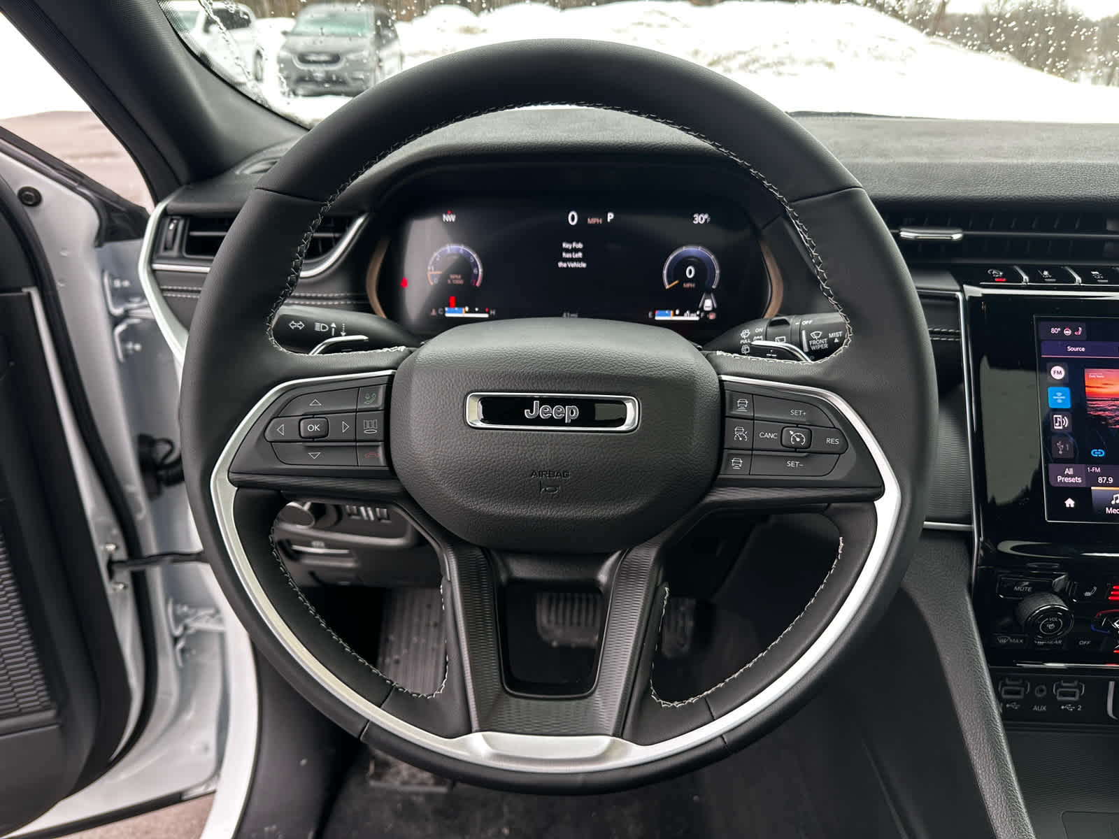 2025 Jeep Grand Cherokee GRAND CHEROKEE LAREDO X 4X4