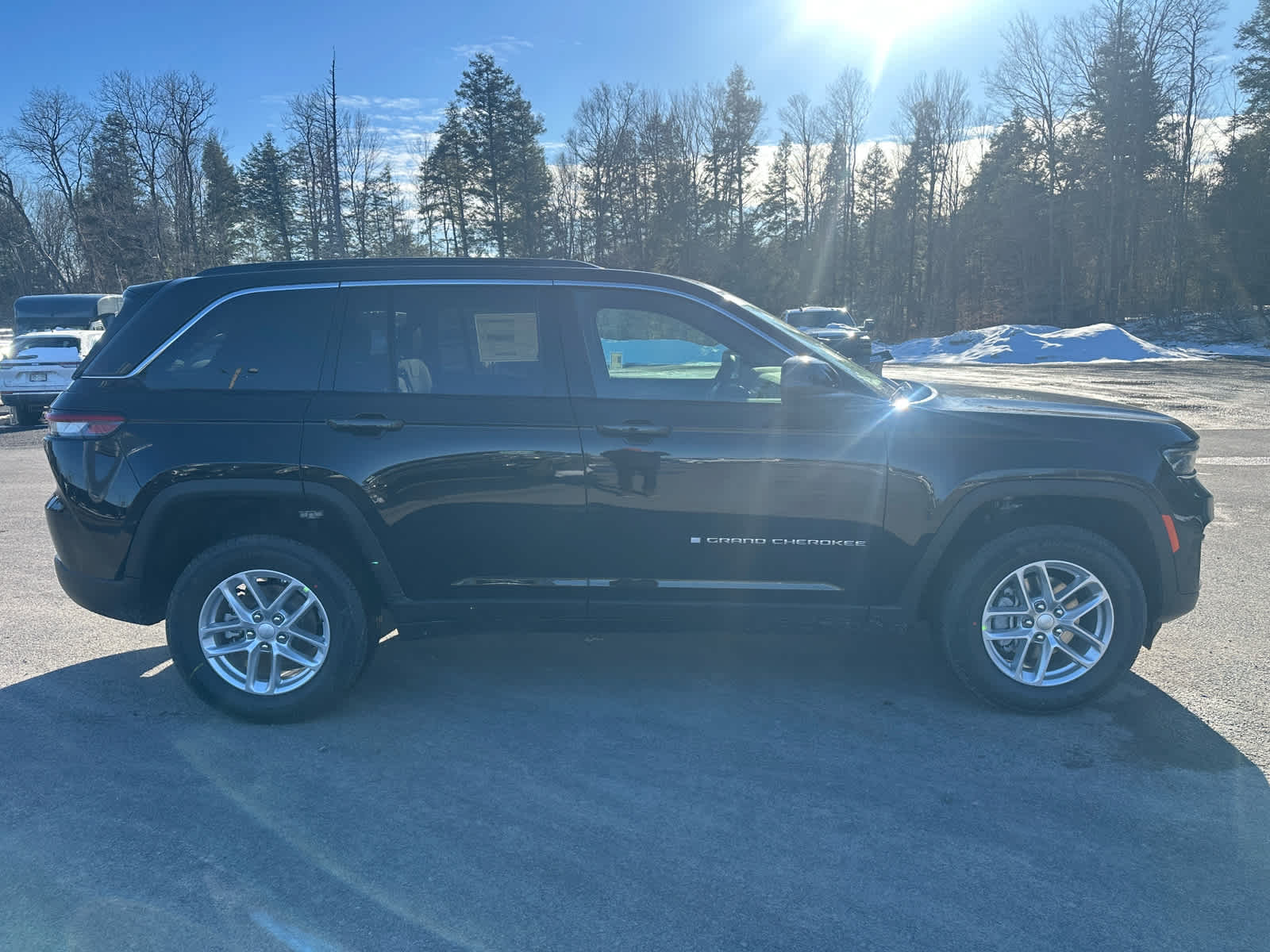 2026 Jeep Grand Cherokee GRAND CHEROKEE LAREDO X 4X4