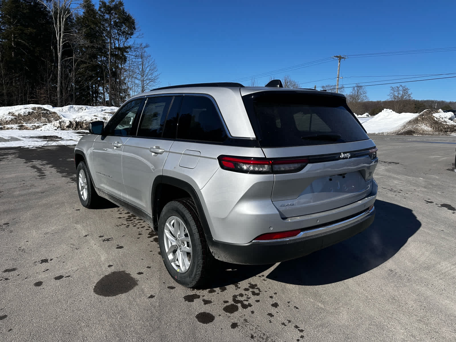 2026 Jeep Grand Cherokee GRAND CHEROKEE LAREDO 4X4