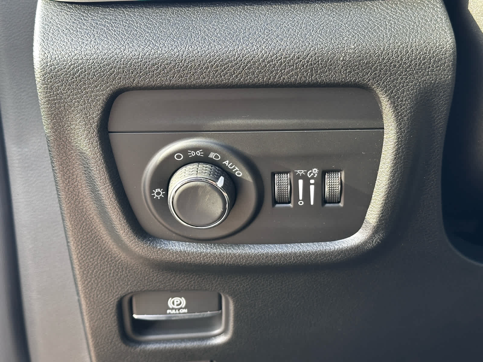 2025 Jeep Grand Cherokee GRAND CHEROKEE ALTITUDE 4X4