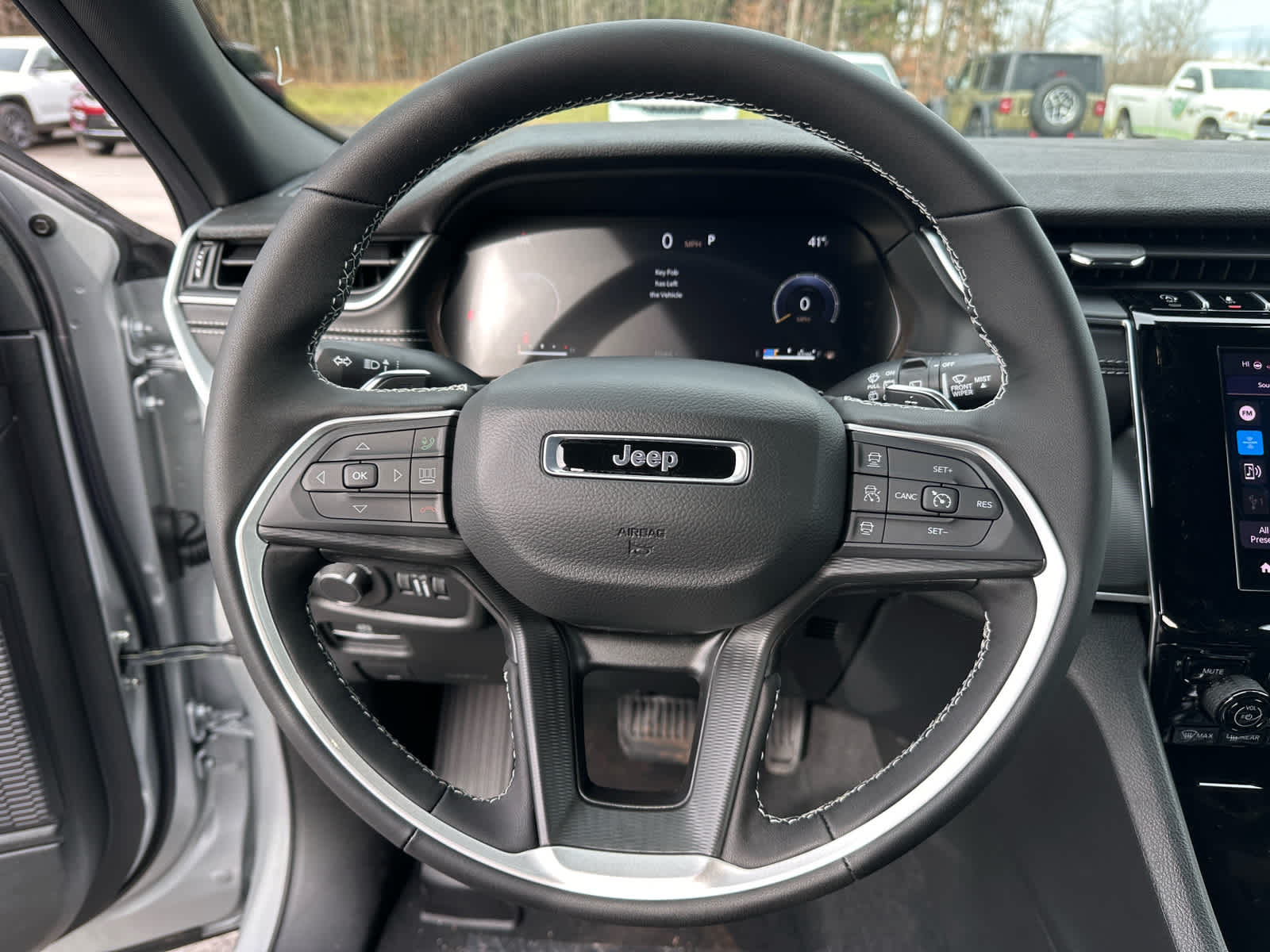 2025 Jeep Grand Cherokee GRAND CHEROKEE LAREDO X 4X4