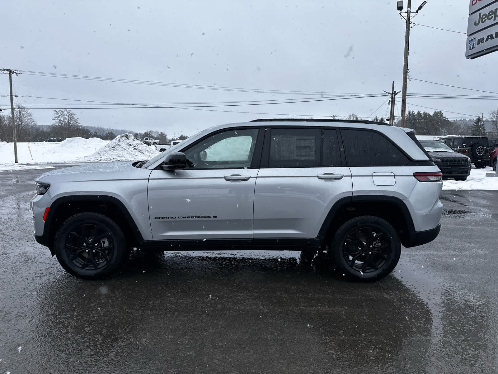 2025 Jeep Grand Cherokee GRAND CHEROKEE ALTITUDE X 4X4