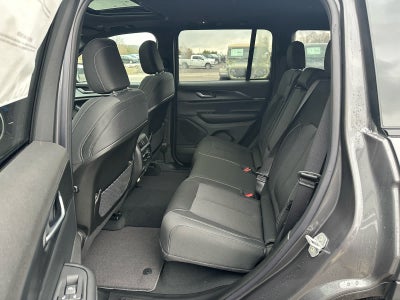 2026 Jeep Grand Cherokee GRAND CHEROKEE LAREDO X 4X4