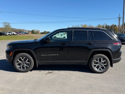 2027 Jeep Grand Cherokee GRAND CHEROKEE LAREDO X 4X4