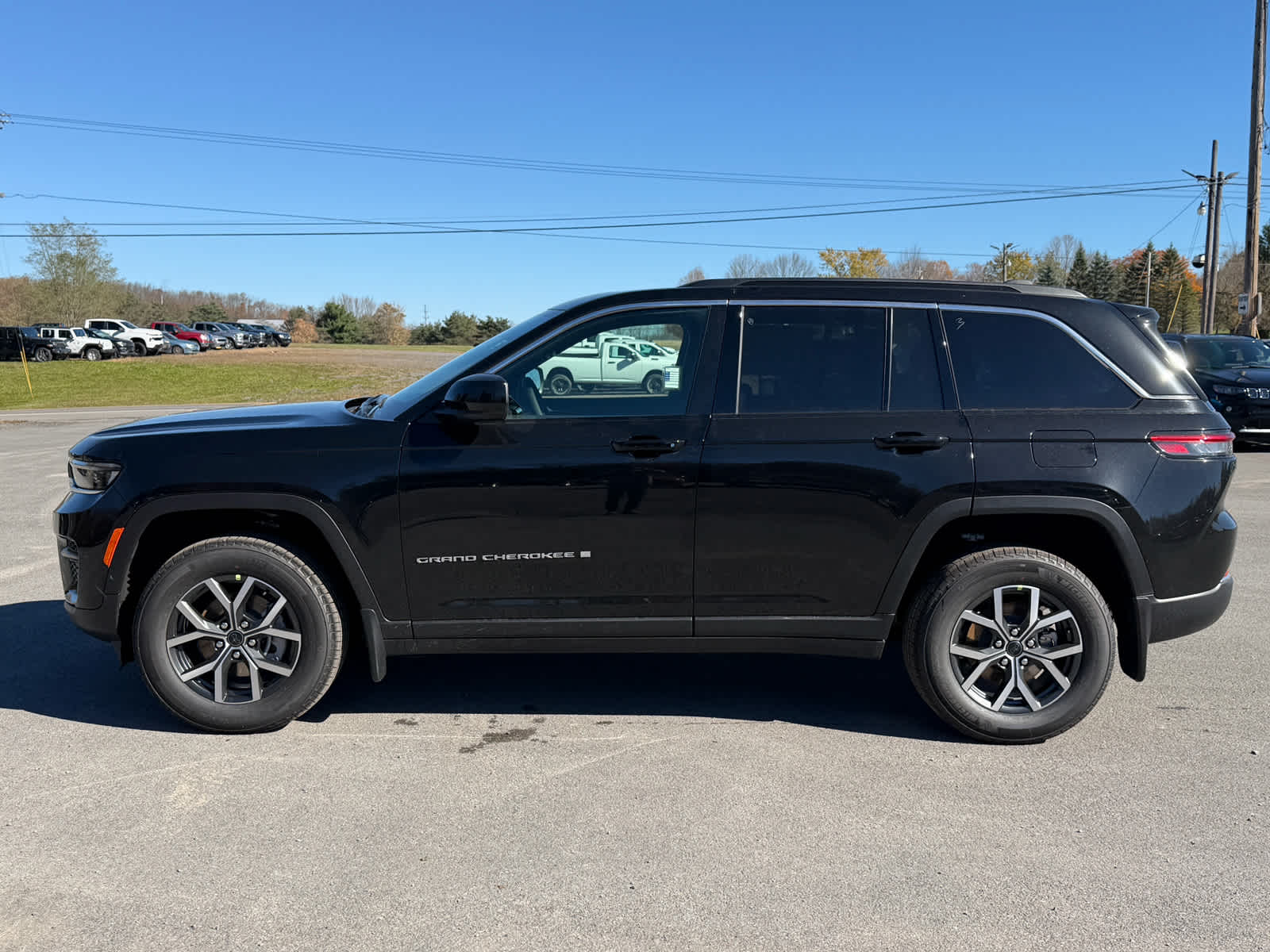 2027 Jeep Grand Cherokee GRAND CHEROKEE LAREDO X 4X4