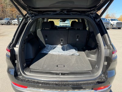 2027 Jeep Grand Cherokee GRAND CHEROKEE LAREDO X 4X4