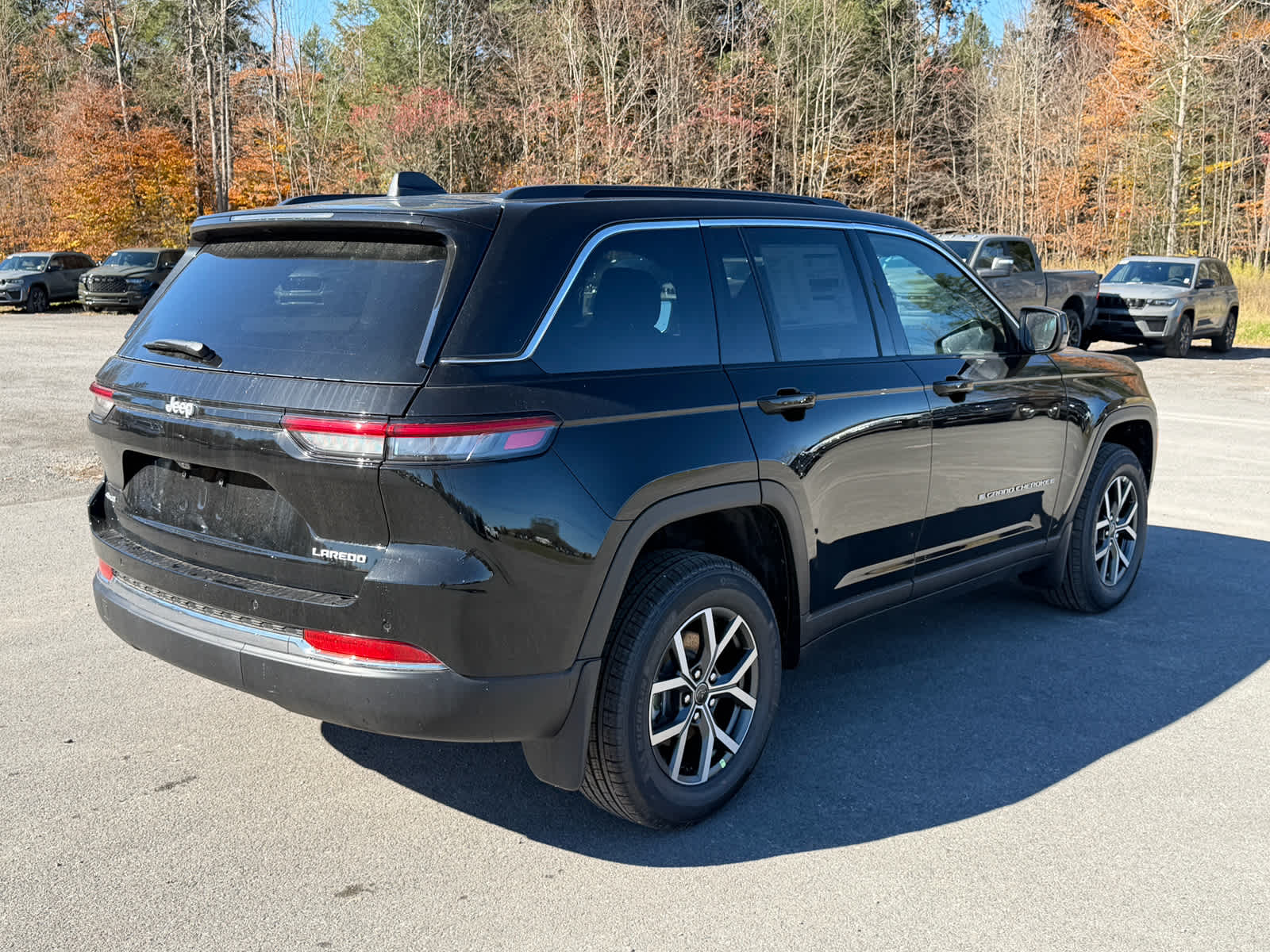 2027 Jeep Grand Cherokee GRAND CHEROKEE LAREDO X 4X4