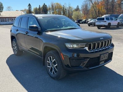 2027 Jeep Grand Cherokee GRAND CHEROKEE LAREDO X 4X4