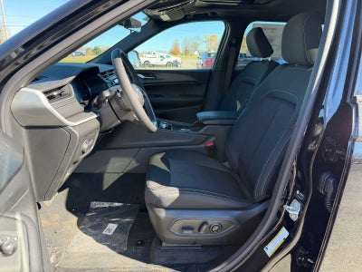 2027 Jeep Grand Cherokee GRAND CHEROKEE LAREDO X 4X4