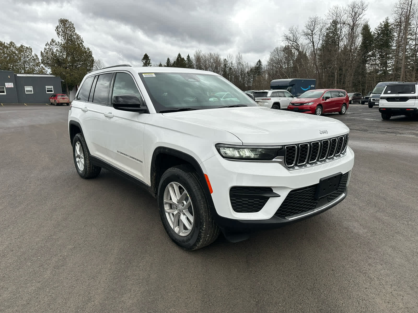 2026 Jeep Grand Cherokee GRAND CHEROKEE LAREDO X 4X4