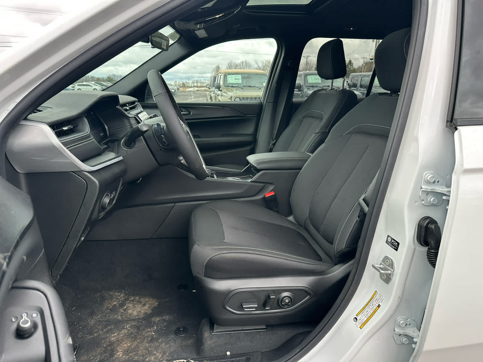 2026 Jeep Grand Cherokee GRAND CHEROKEE LAREDO X 4X4