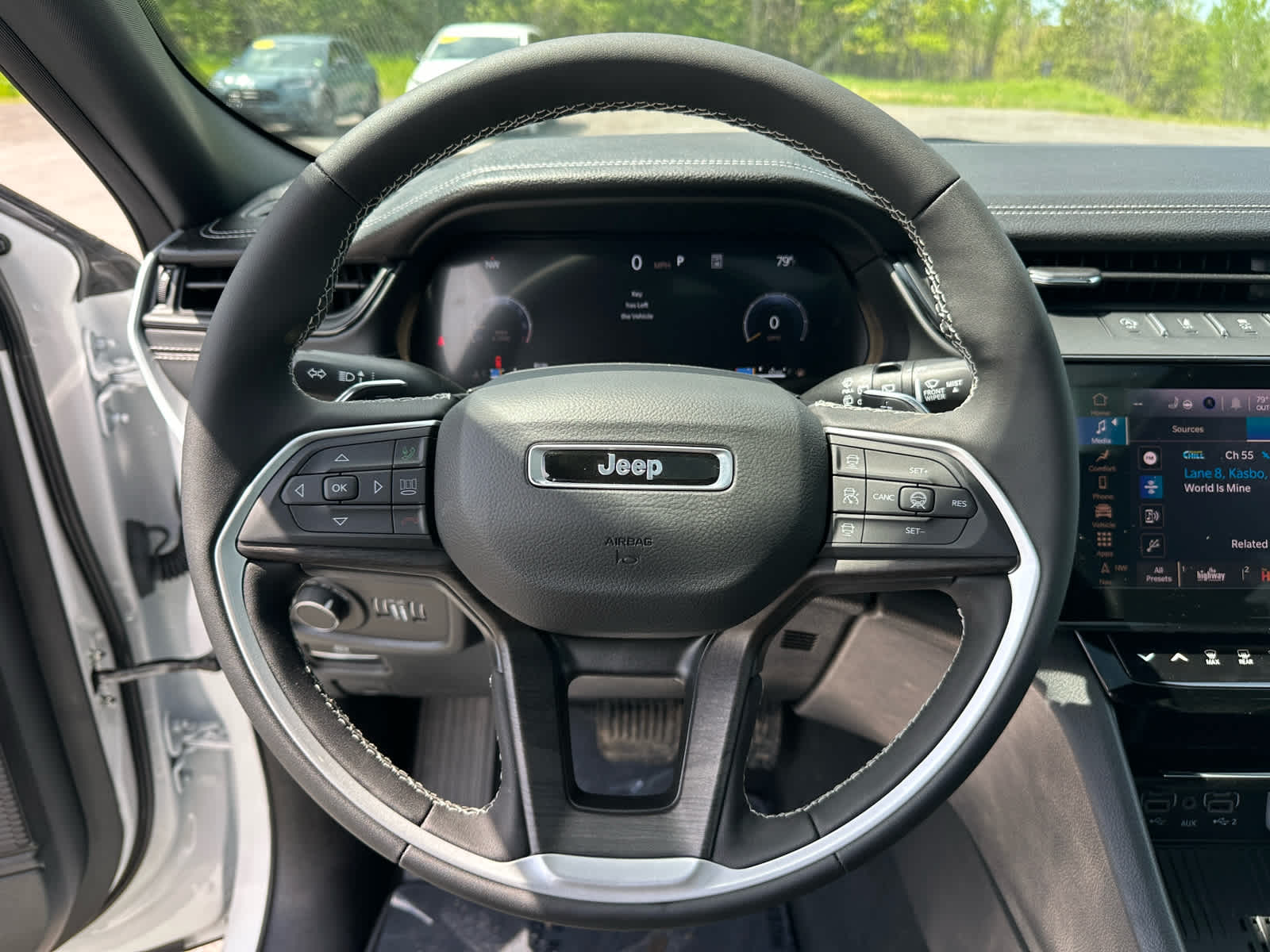 2026 Jeep Grand Cherokee GRAND CHEROKEE LAREDO ALTITUDE 4X4