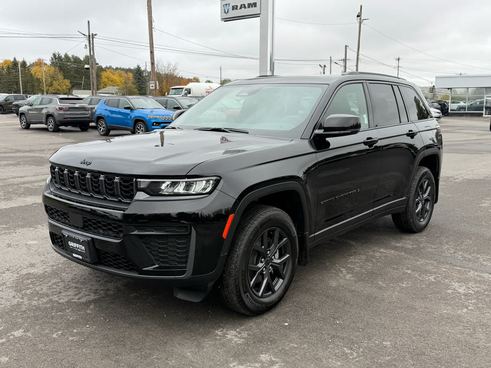 2027 Jeep Grand Cherokee GRAND CHEROKEE LAREDO ALTITUDE 4X4