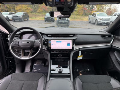 2027 Jeep Grand Cherokee GRAND CHEROKEE LAREDO ALTITUDE 4X4