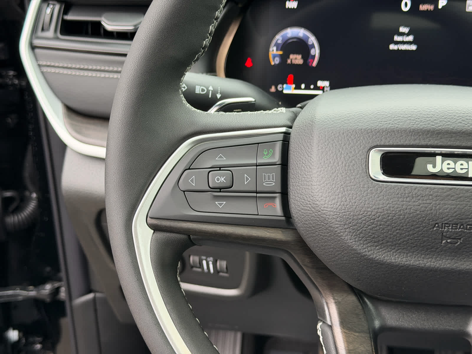 2027 Jeep Grand Cherokee GRAND CHEROKEE LAREDO ALTITUDE 4X4