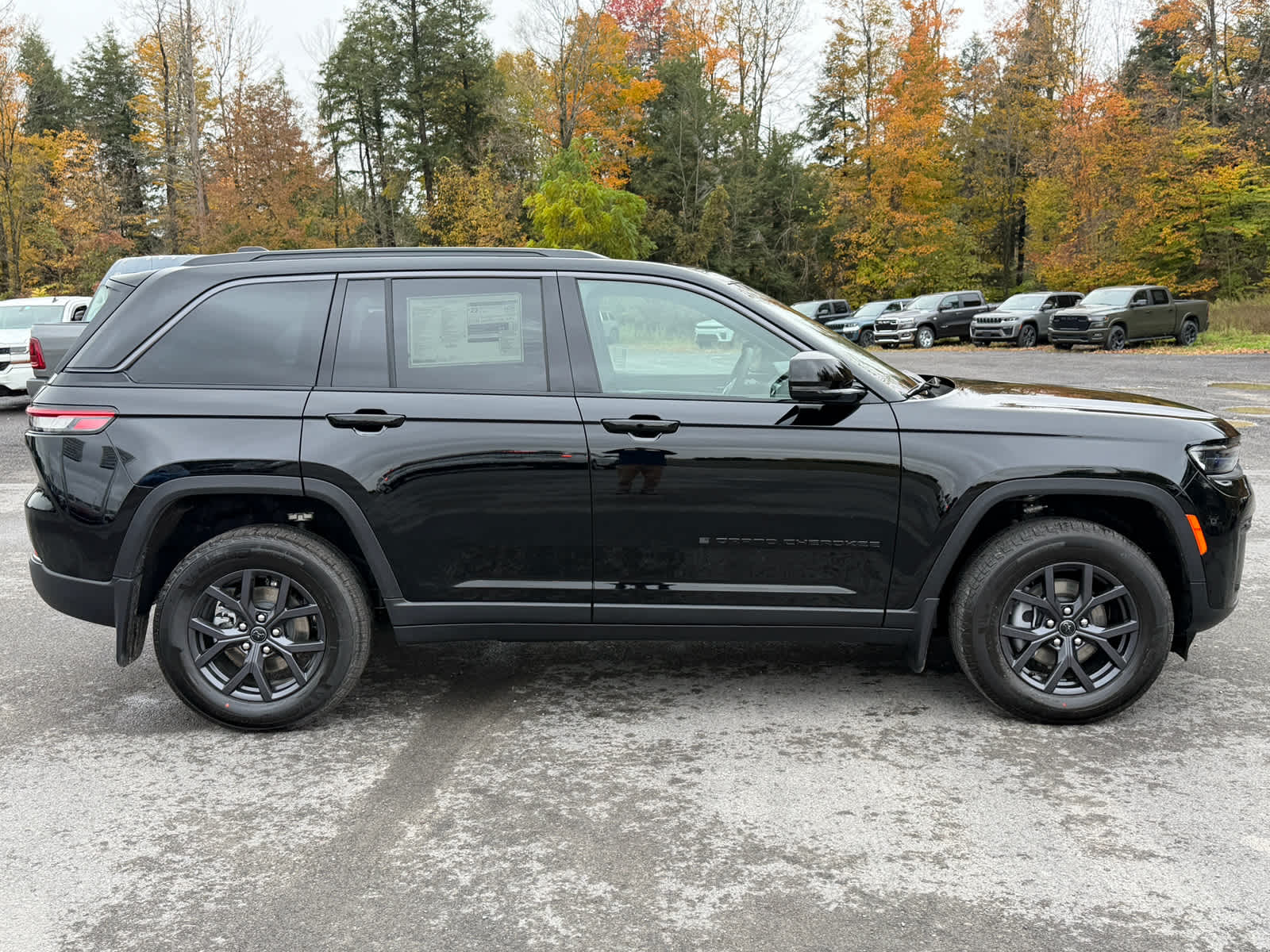 2027 Jeep Grand Cherokee GRAND CHEROKEE LAREDO ALTITUDE 4X4