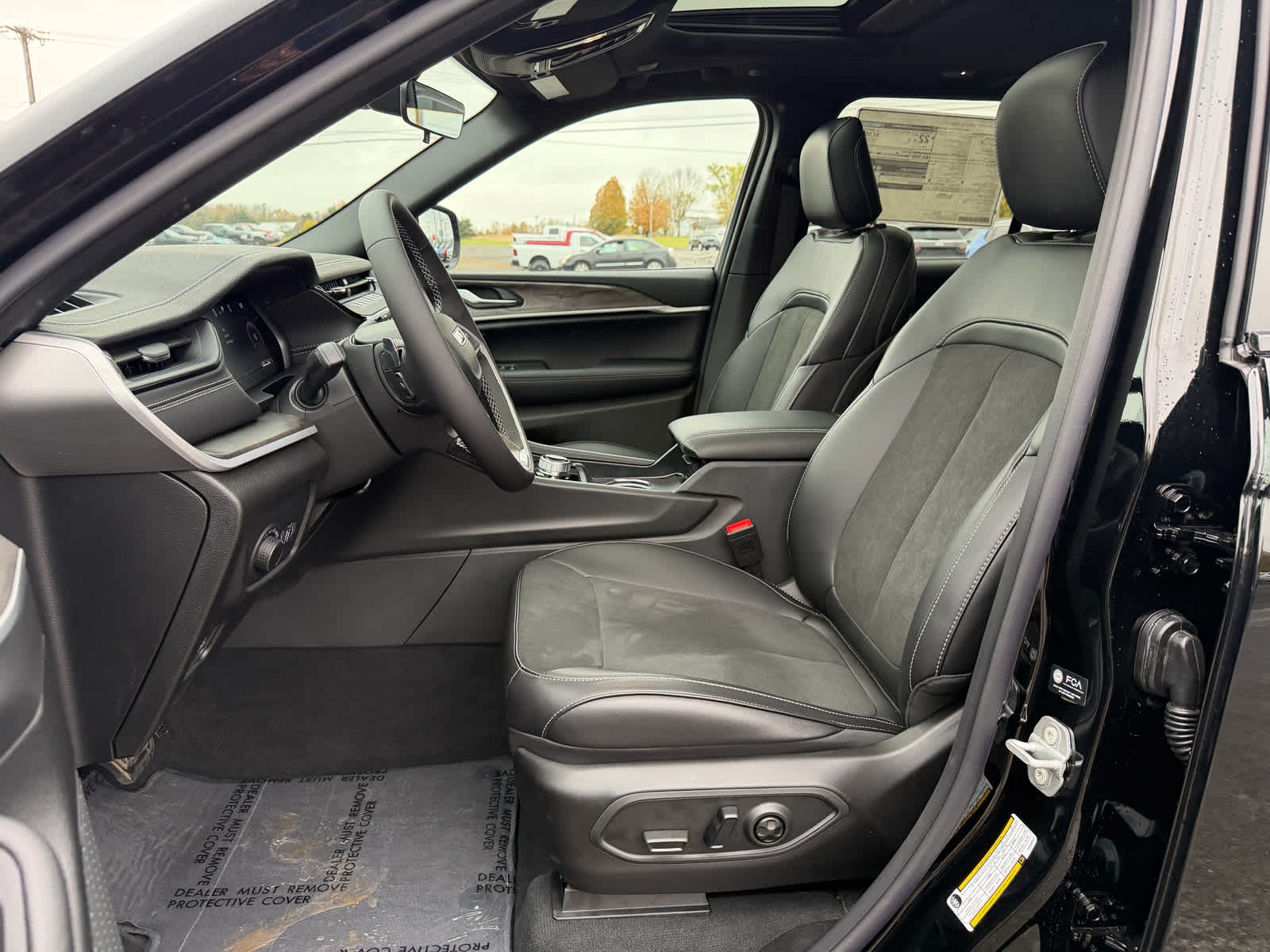 2027 Jeep Grand Cherokee GRAND CHEROKEE LAREDO ALTITUDE 4X4