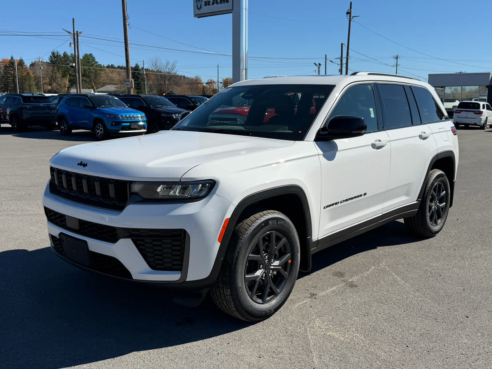 2027 Jeep Grand Cherokee GRAND CHEROKEE LAREDO ALTITUDE 4X4