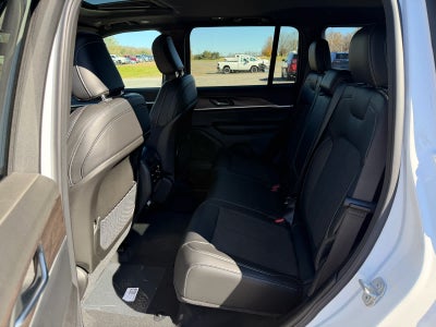 2027 Jeep Grand Cherokee GRAND CHEROKEE LAREDO ALTITUDE 4X4