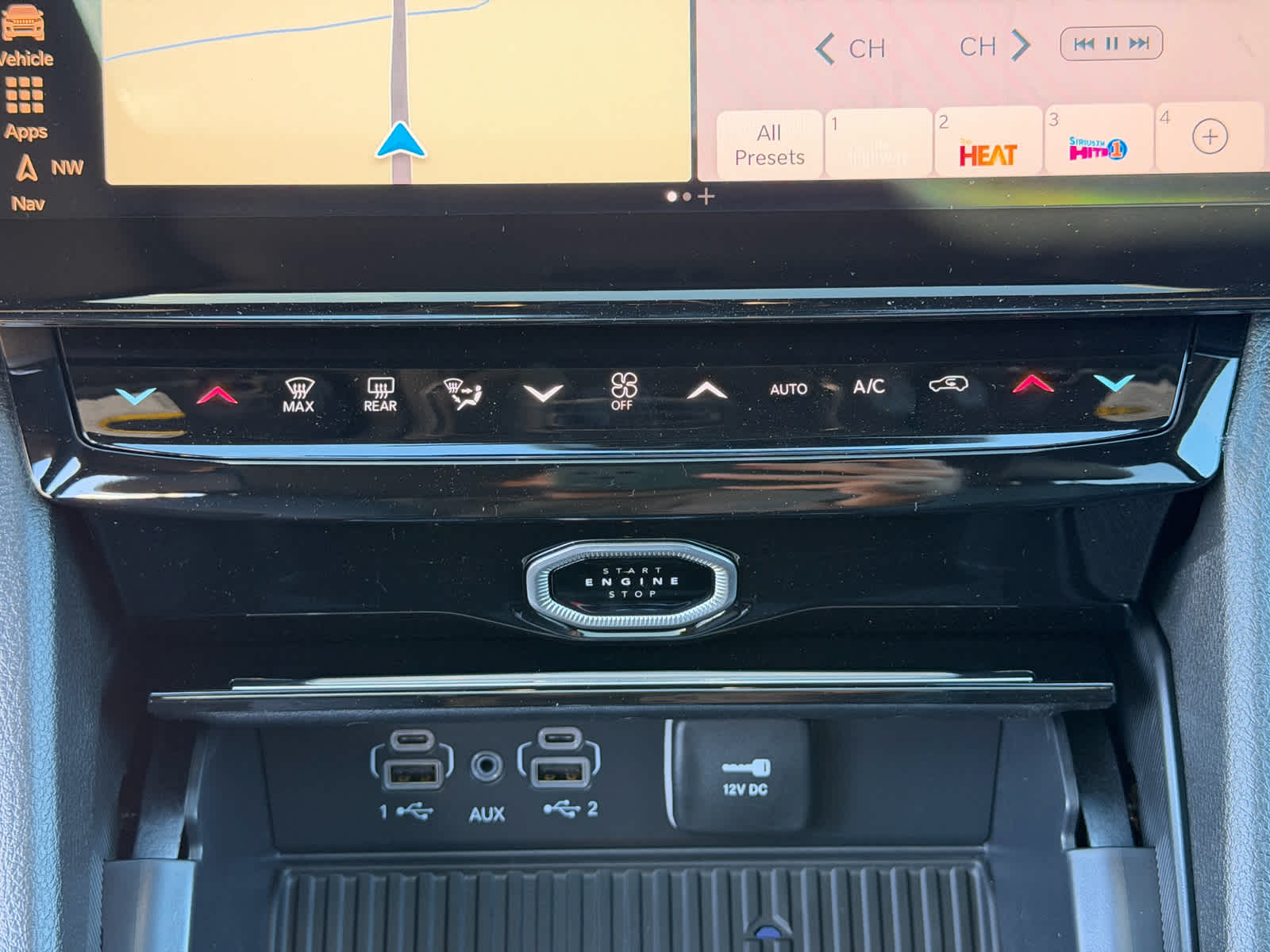 2027 Jeep Grand Cherokee GRAND CHEROKEE LAREDO ALTITUDE 4X4