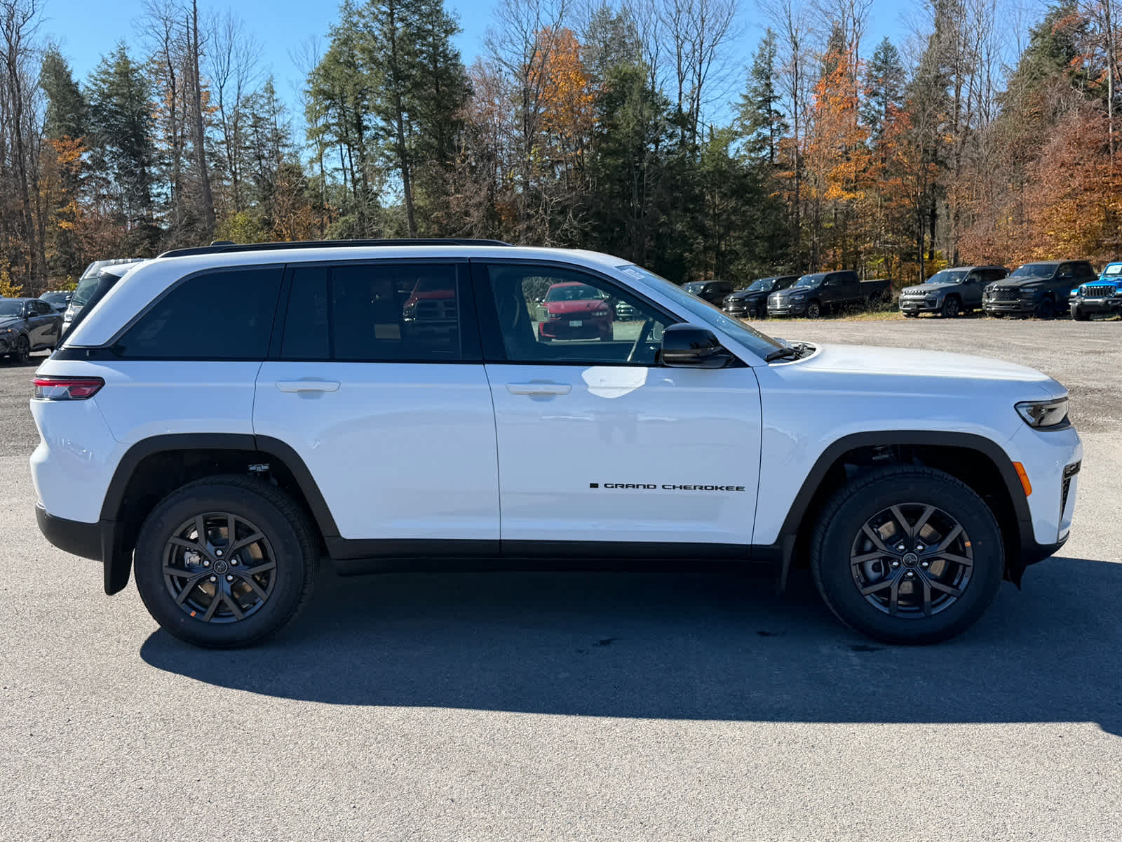 2027 Jeep Grand Cherokee GRAND CHEROKEE LAREDO ALTITUDE 4X4