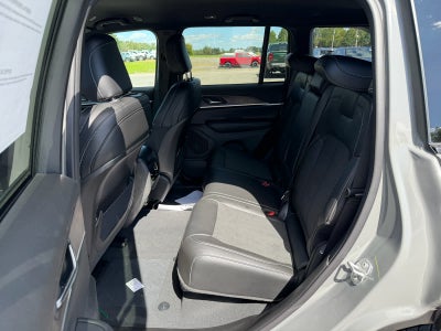2027 Jeep Grand Cherokee GRAND CHEROKEE LAREDO ALTITUDE 4X4