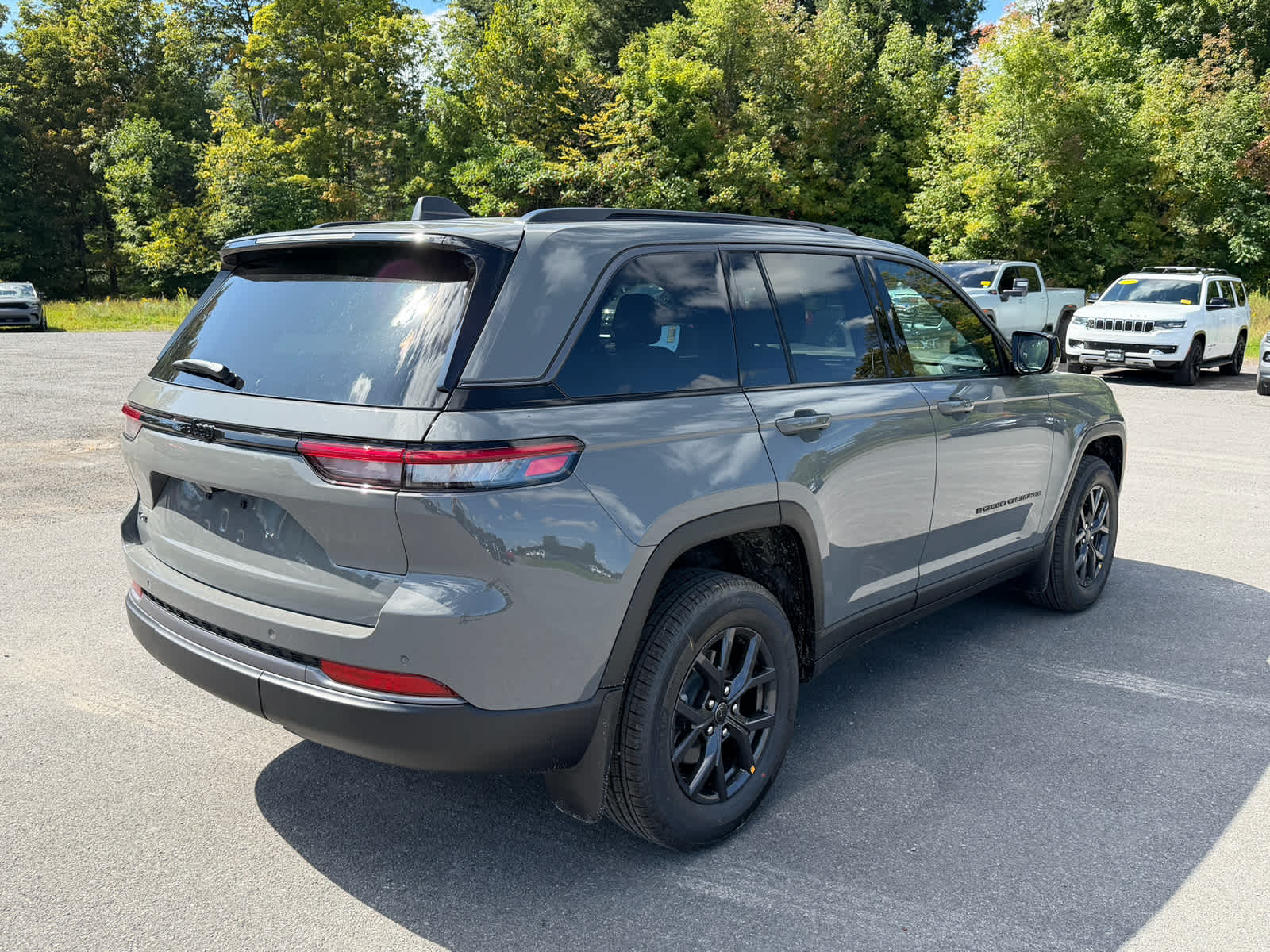 2027 Jeep Grand Cherokee GRAND CHEROKEE LAREDO ALTITUDE 4X4