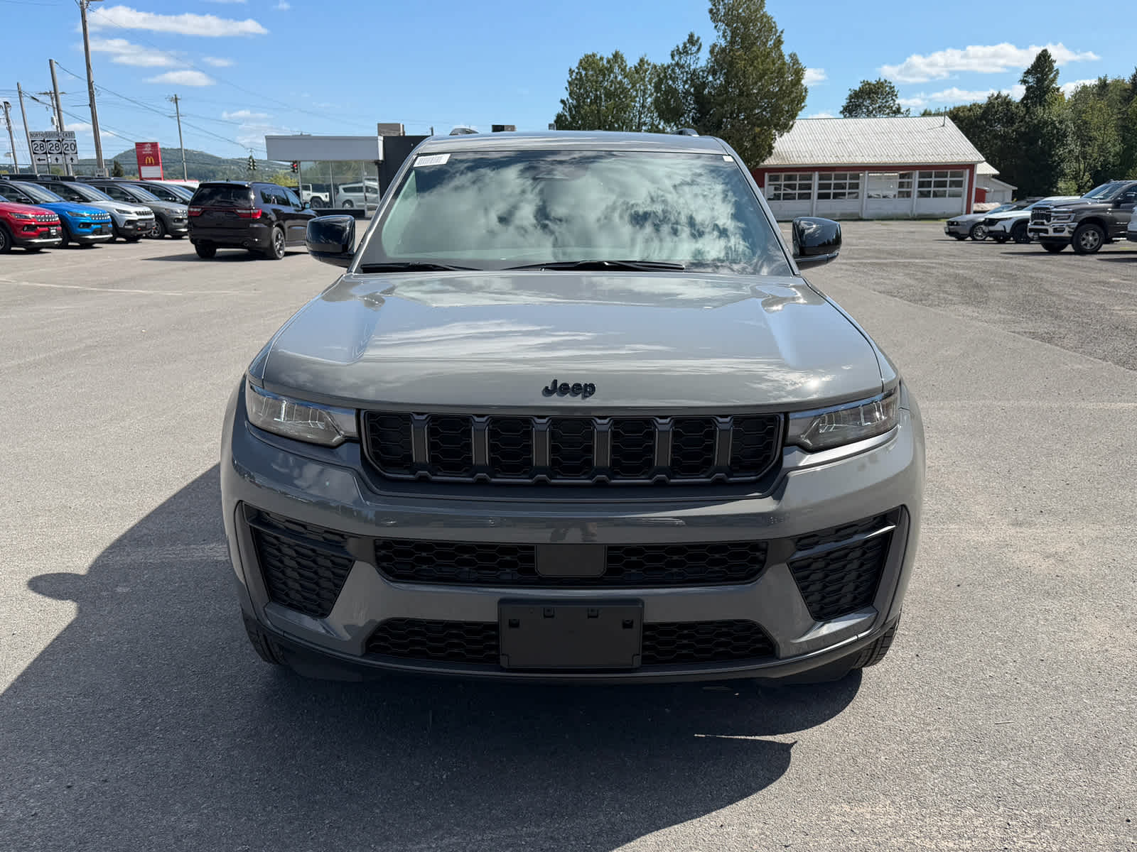 2027 Jeep Grand Cherokee GRAND CHEROKEE LAREDO ALTITUDE 4X4