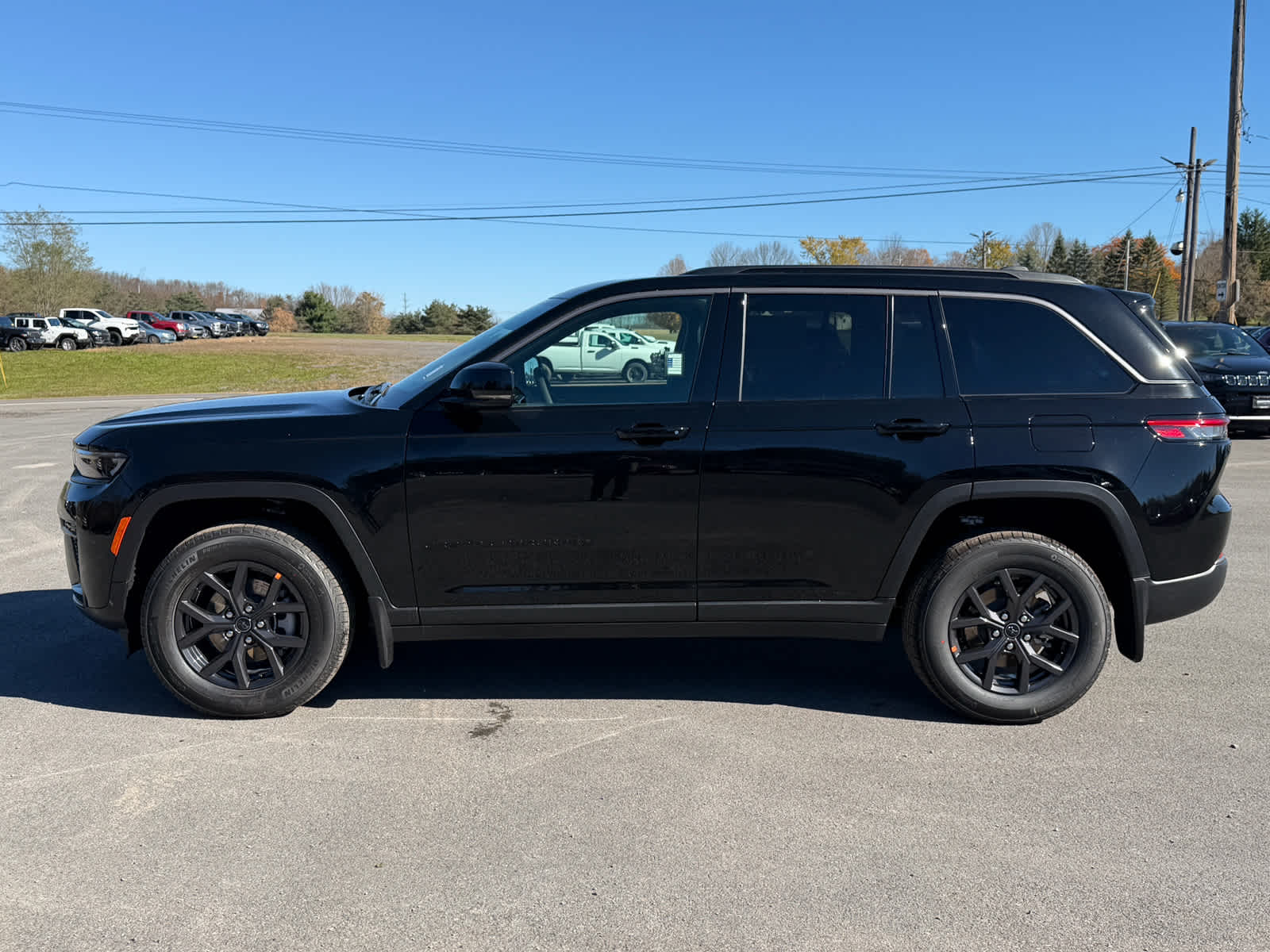 2027 Jeep Grand Cherokee GRAND CHEROKEE LAREDO ALTITUDE 4X4