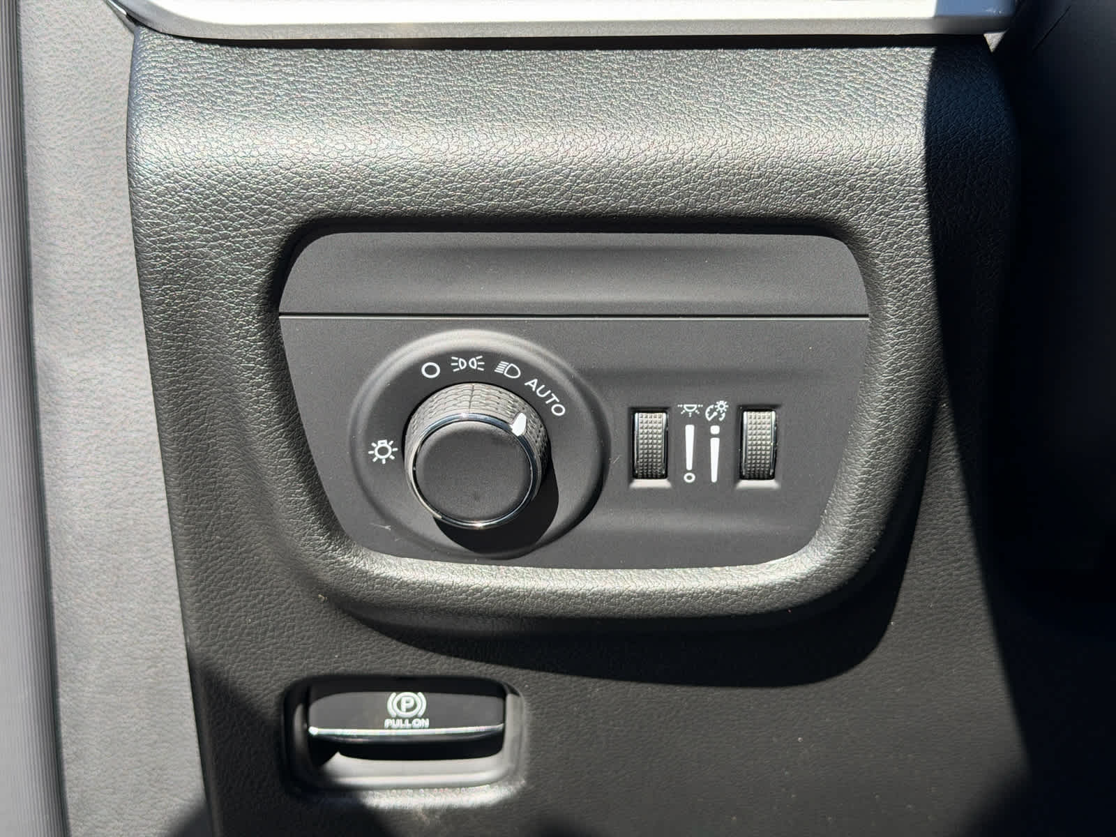 2027 Jeep Grand Cherokee GRAND CHEROKEE LAREDO ALTITUDE 4X4