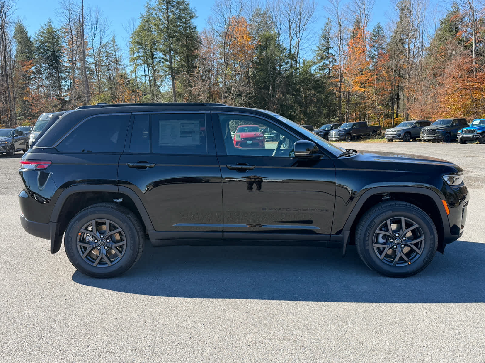 2027 Jeep Grand Cherokee GRAND CHEROKEE LAREDO ALTITUDE 4X4