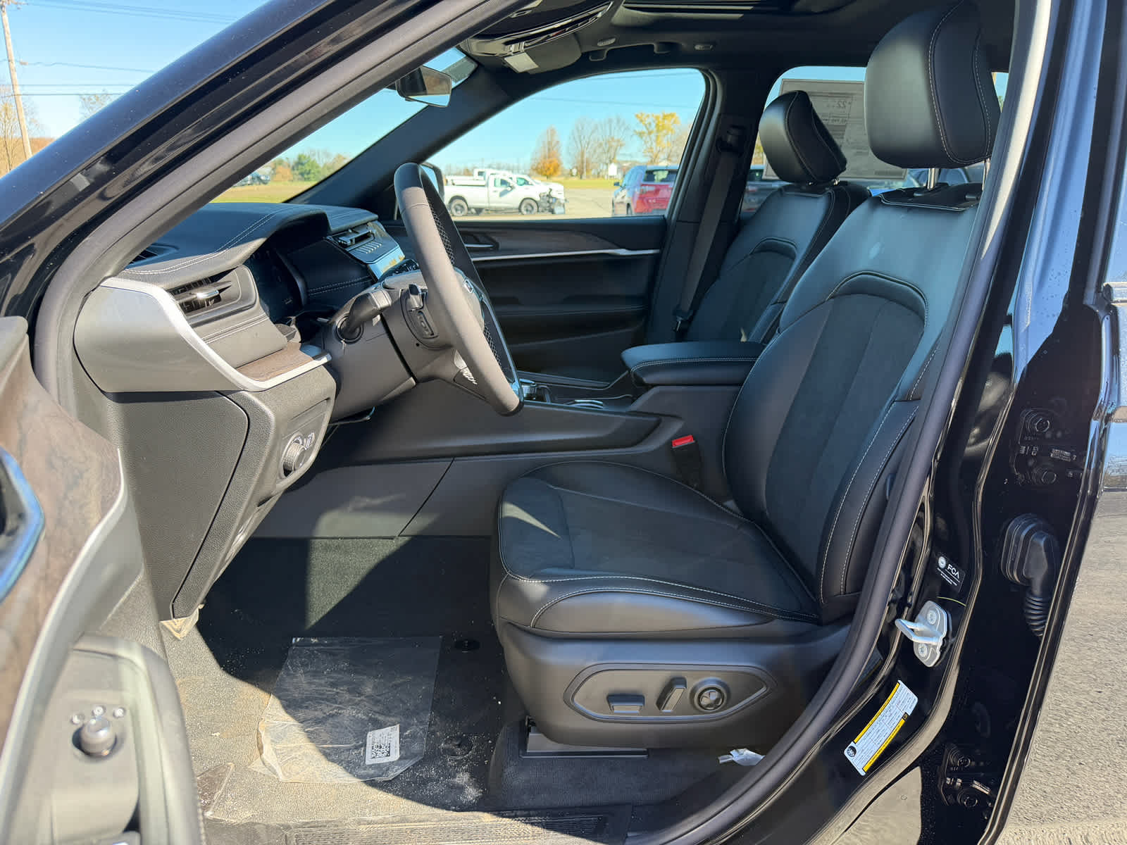 2027 Jeep Grand Cherokee GRAND CHEROKEE LAREDO ALTITUDE 4X4