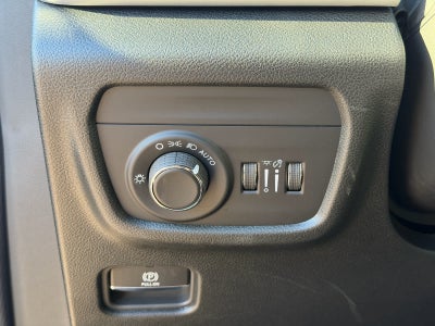 2027 Jeep Grand Cherokee GRAND CHEROKEE LAREDO ALTITUDE 4X4