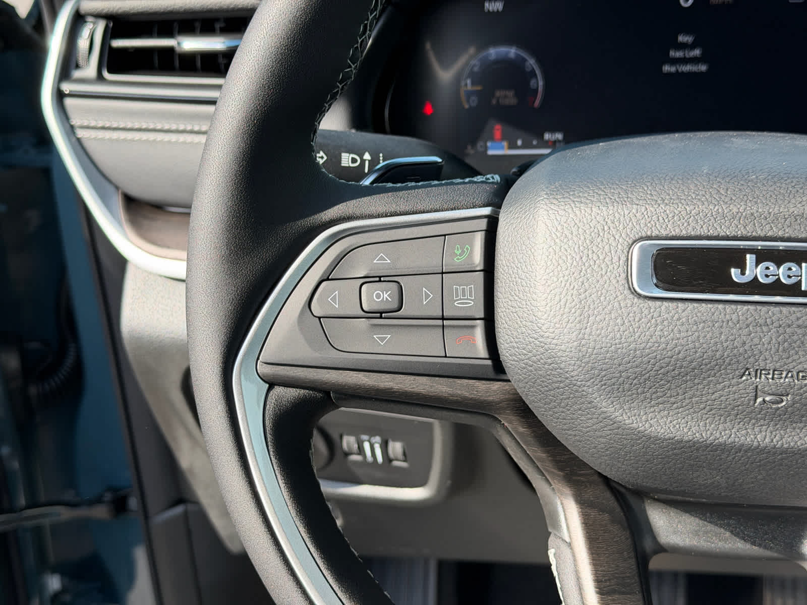 2027 Jeep Grand Cherokee GRAND CHEROKEE LIMITED 4X4