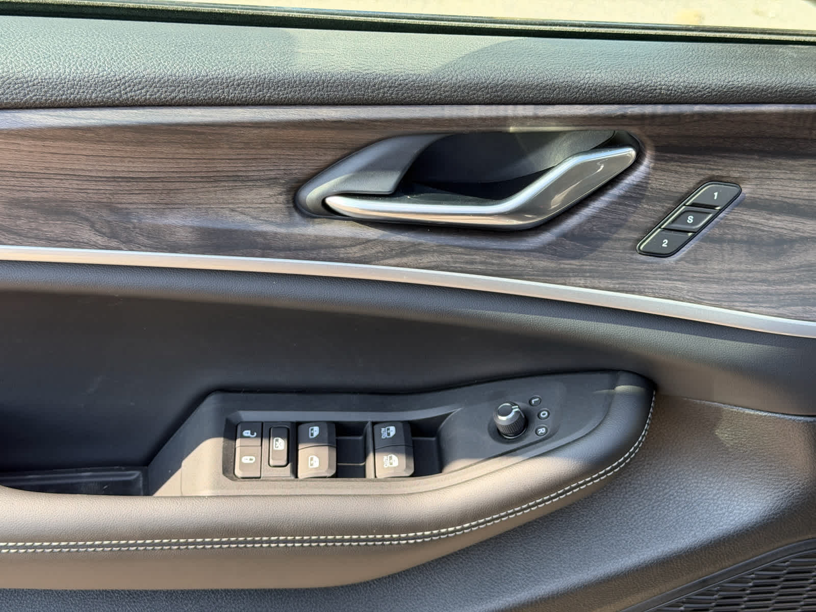 2027 Jeep Grand Cherokee GRAND CHEROKEE LIMITED 4X4
