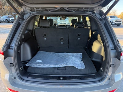 2027 Jeep Grand Cherokee GRAND CHEROKEE LIMITED 4X4