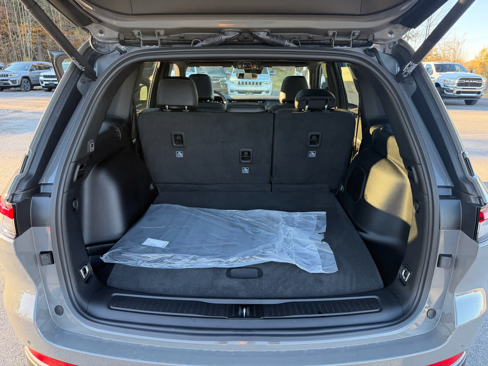 2027 Jeep Grand Cherokee GRAND CHEROKEE LIMITED 4X4
