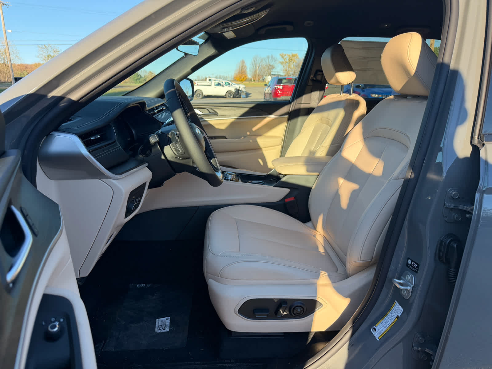 2027 Jeep Grand Cherokee GRAND CHEROKEE LIMITED 4X4
