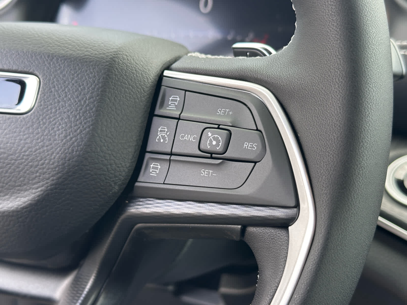 2025 Jeep Grand Cherokee GRAND CHEROKEE L LAREDO X 4X4