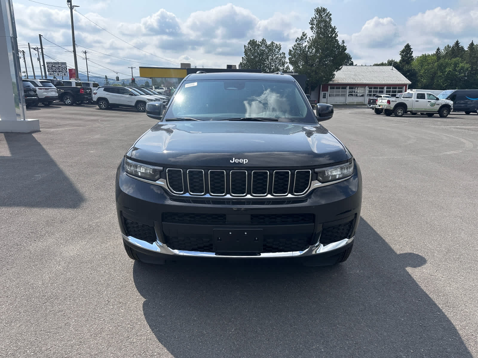 2025 Jeep Grand Cherokee GRAND CHEROKEE L LAREDO X 4X4