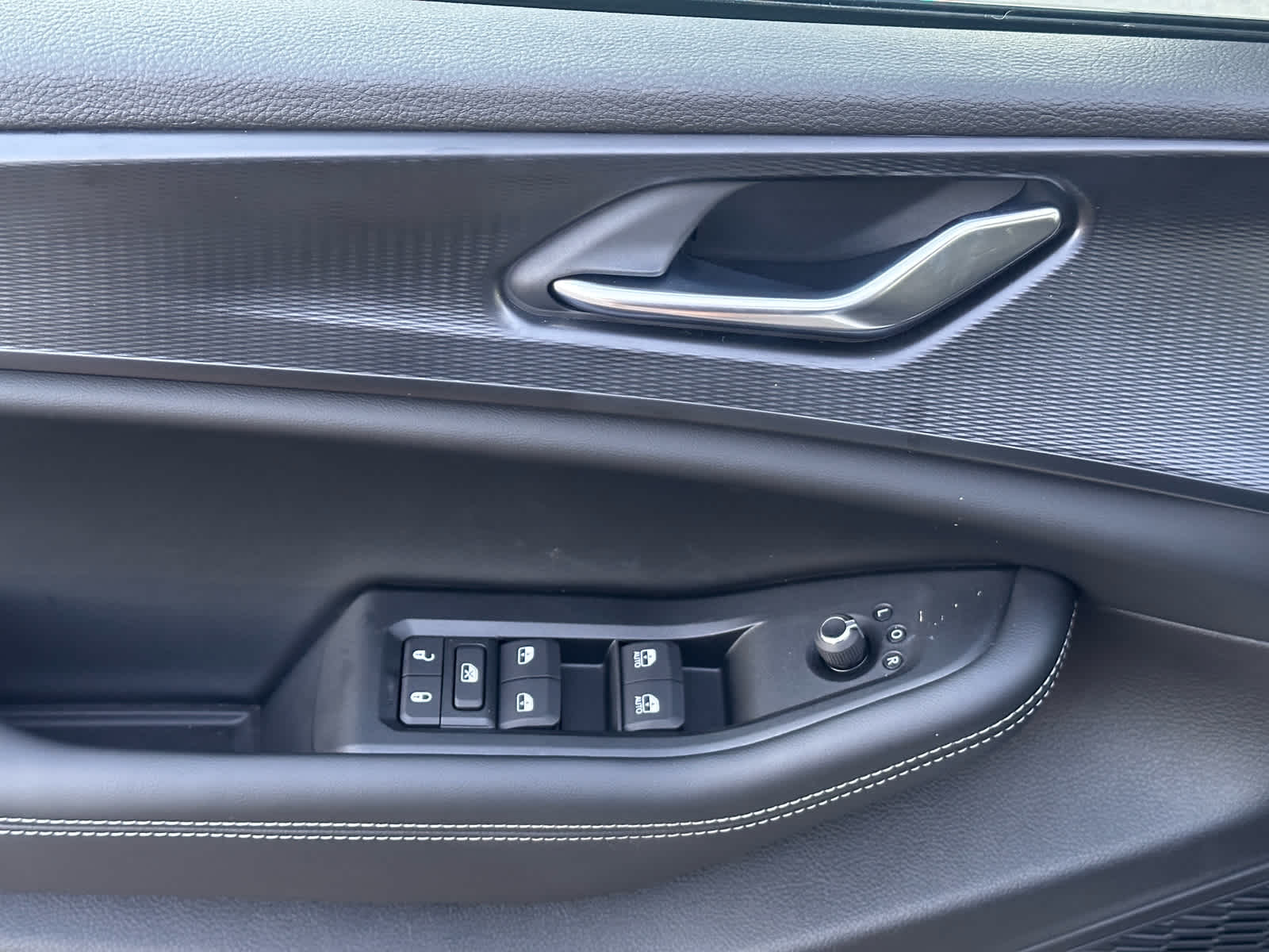 2025 Jeep Grand Cherokee GRAND CHEROKEE L LAREDO X 4X4