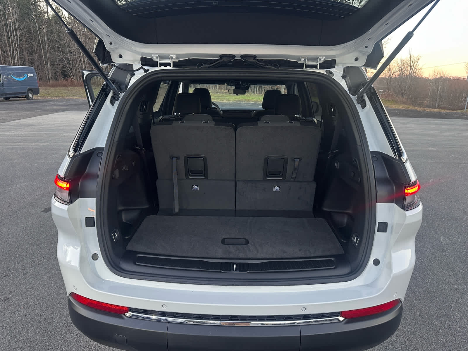 2025 Jeep Grand Cherokee GRAND CHEROKEE L LAREDO X 4X4