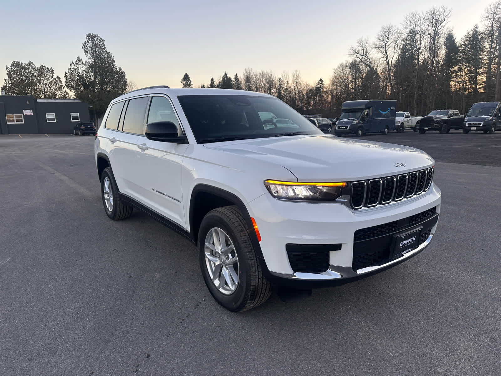 2025 Jeep Grand Cherokee GRAND CHEROKEE L LAREDO X 4X4