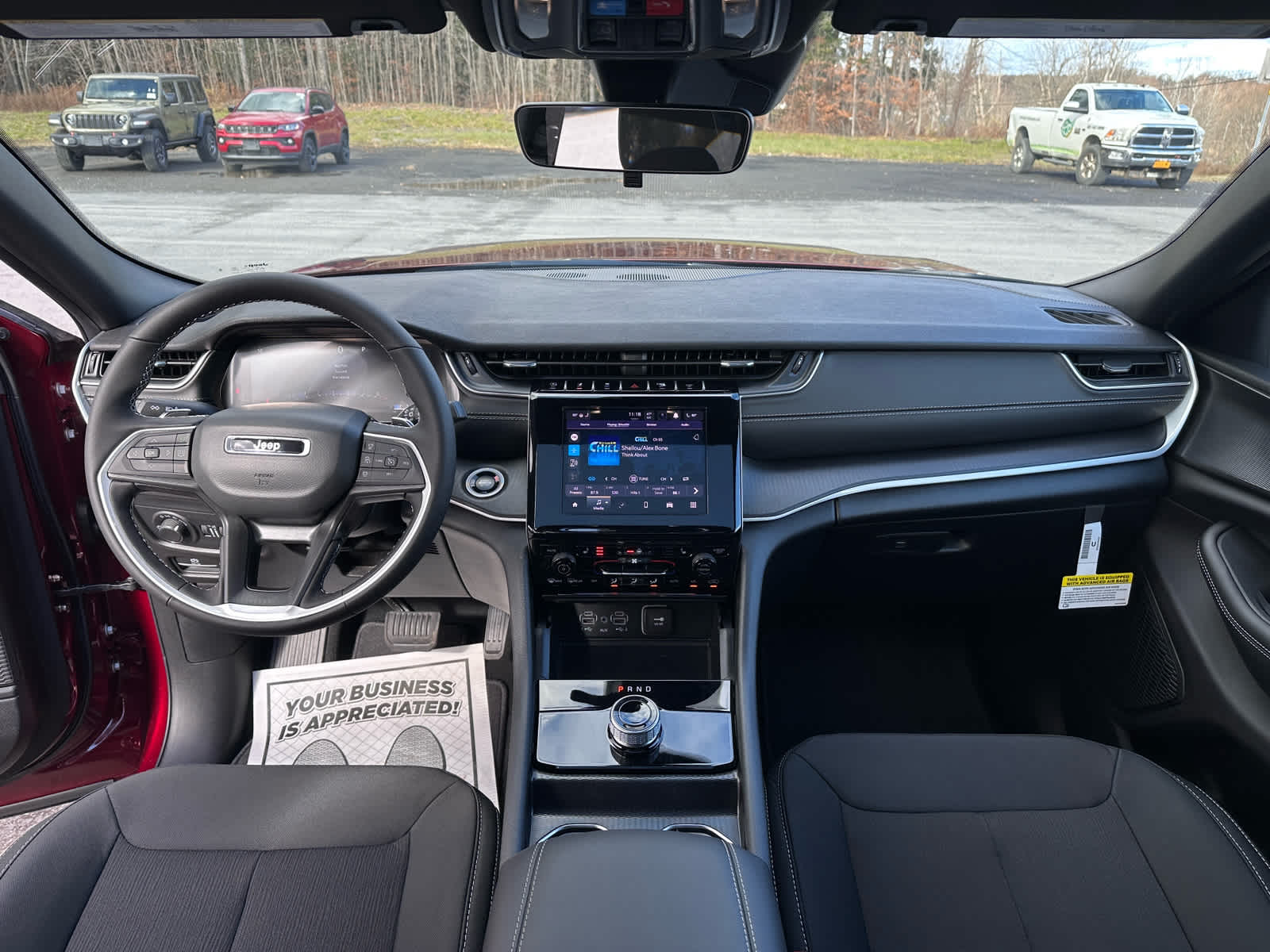 2025 Jeep Grand Cherokee GRAND CHEROKEE L LAREDO X 4X4