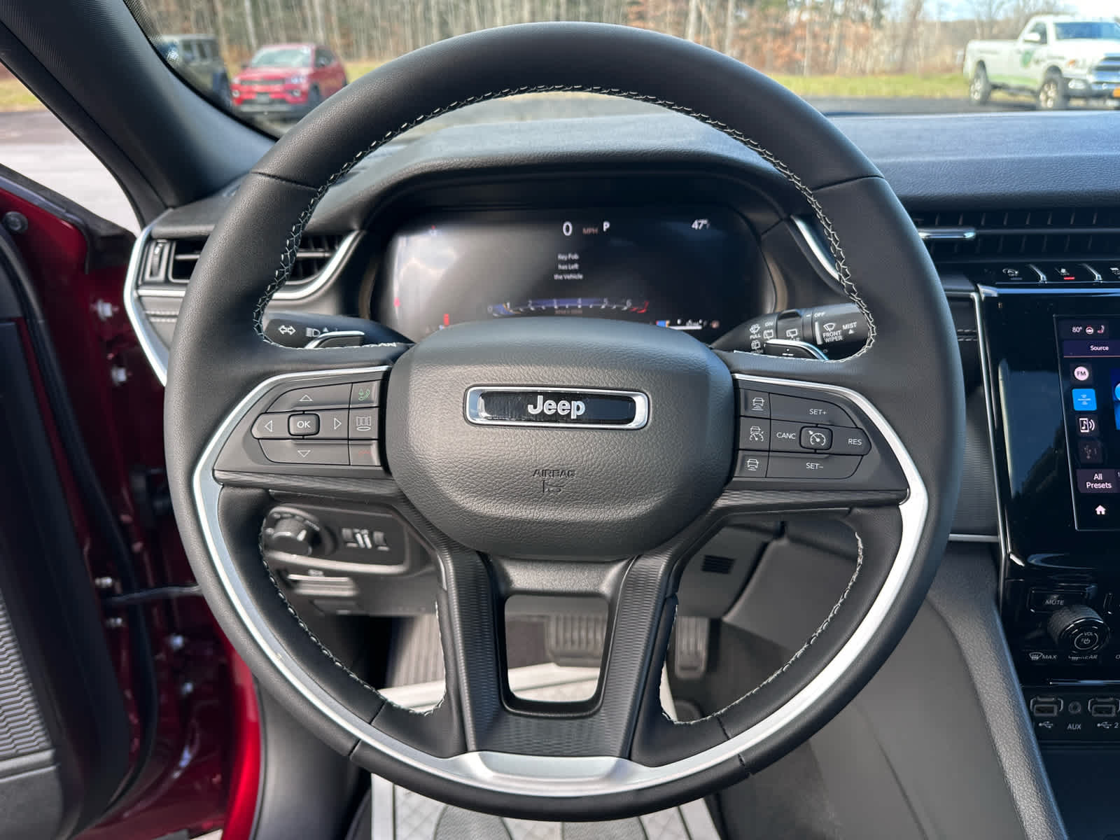 2025 Jeep Grand Cherokee GRAND CHEROKEE L LAREDO X 4X4