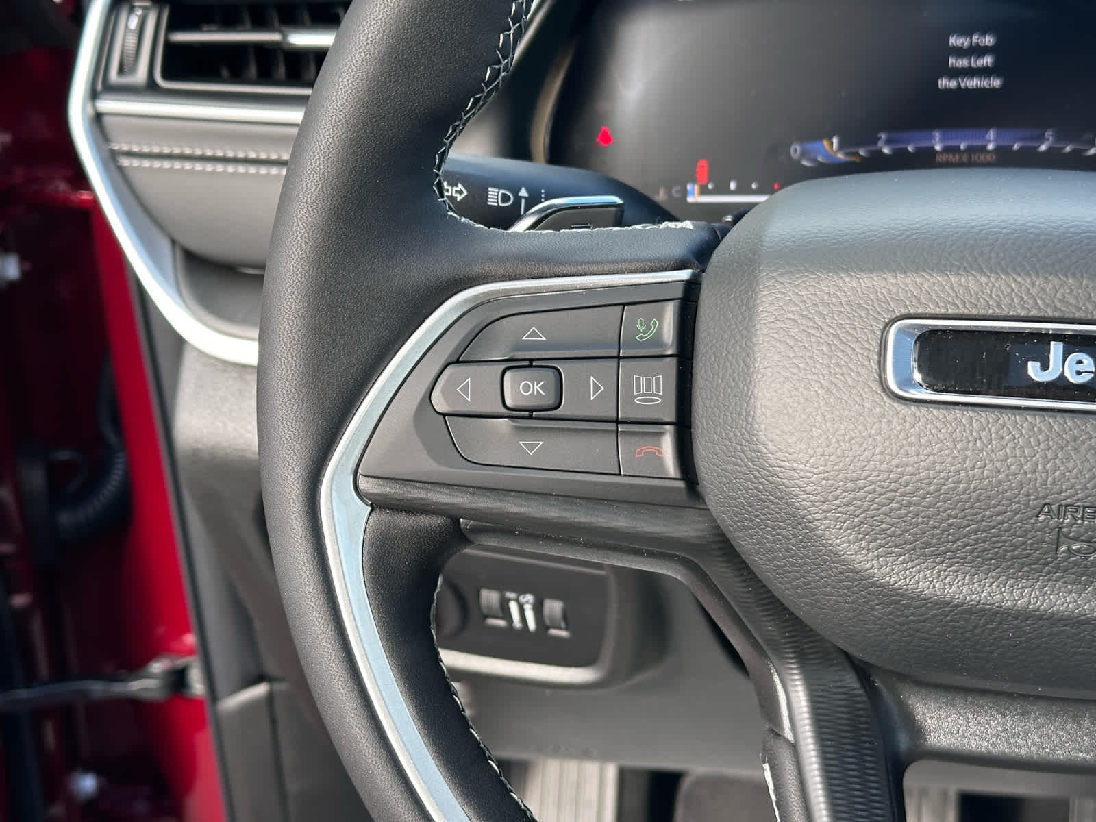 2025 Jeep Grand Cherokee GRAND CHEROKEE L LAREDO X 4X4