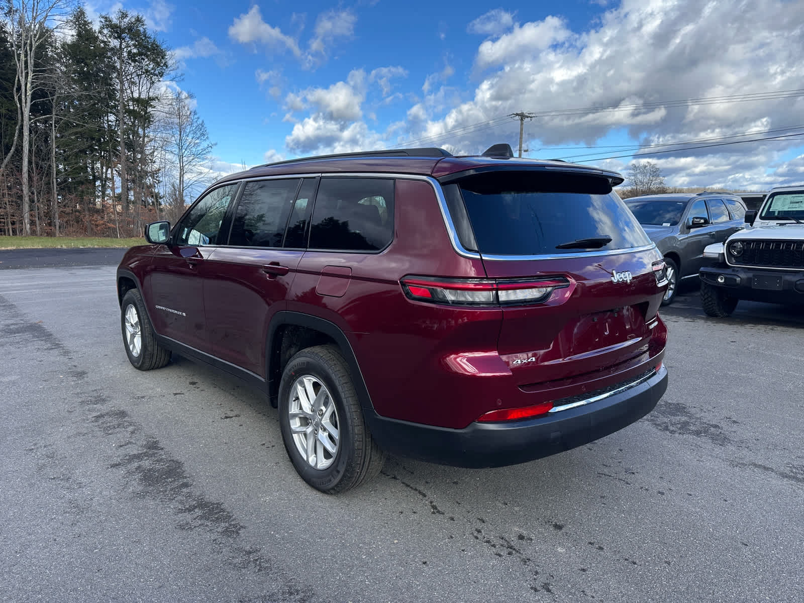 2025 Jeep Grand Cherokee GRAND CHEROKEE L LAREDO X 4X4